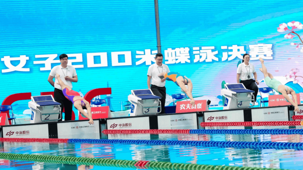 比天赋更重要的是毅力！—— 2025年春季游泳锦标赛，女子200米蝶泳引发的思考！